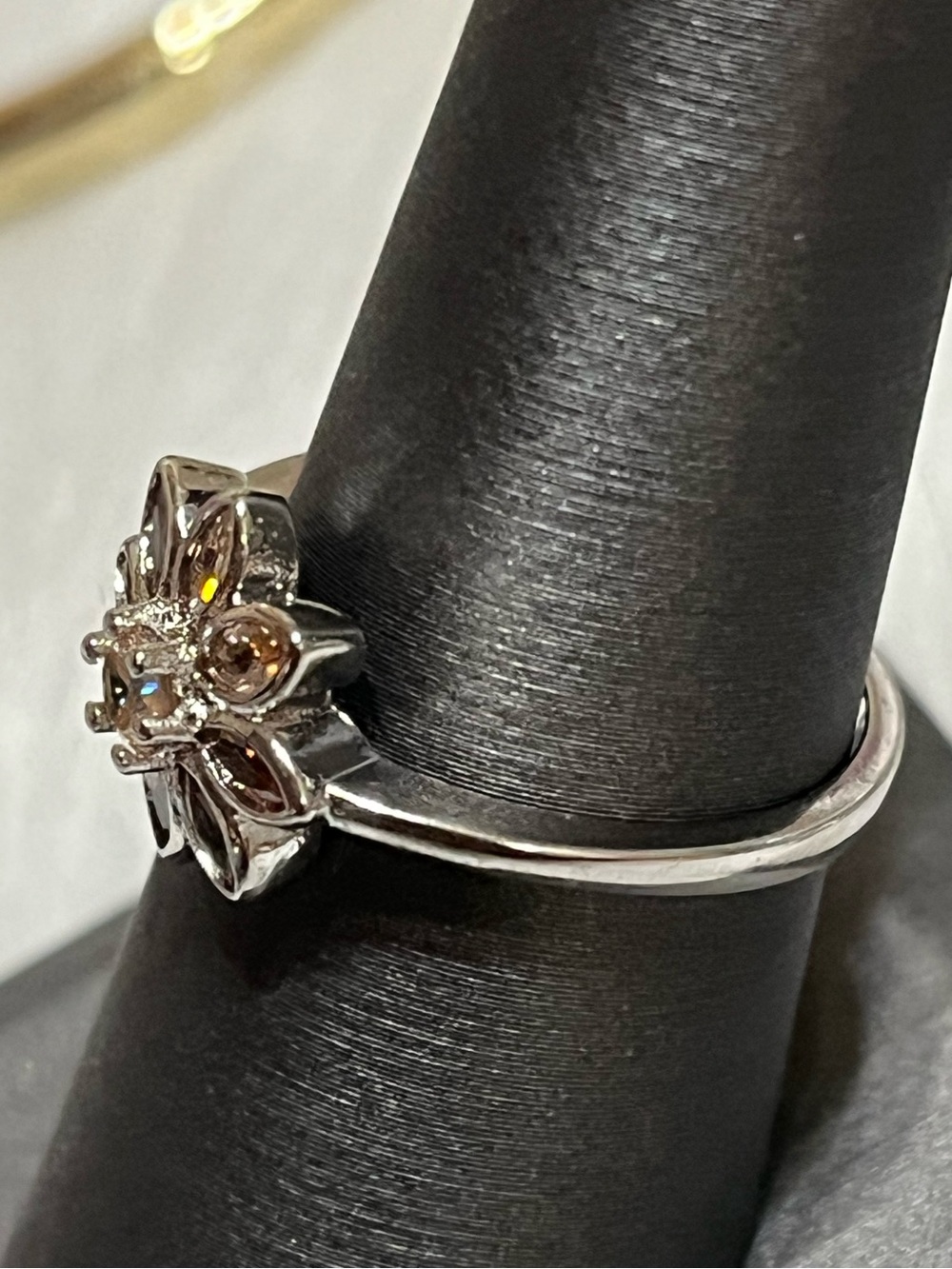 Citrine Flower Ring - Picture 3 of 13